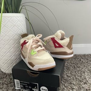 Where the wild things are Air Jordan Retro 4 (Toddler 9c)
